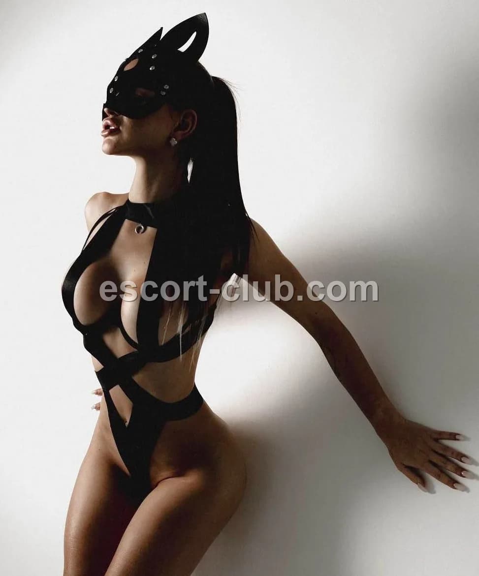 Melak — Ajman escort photo 5