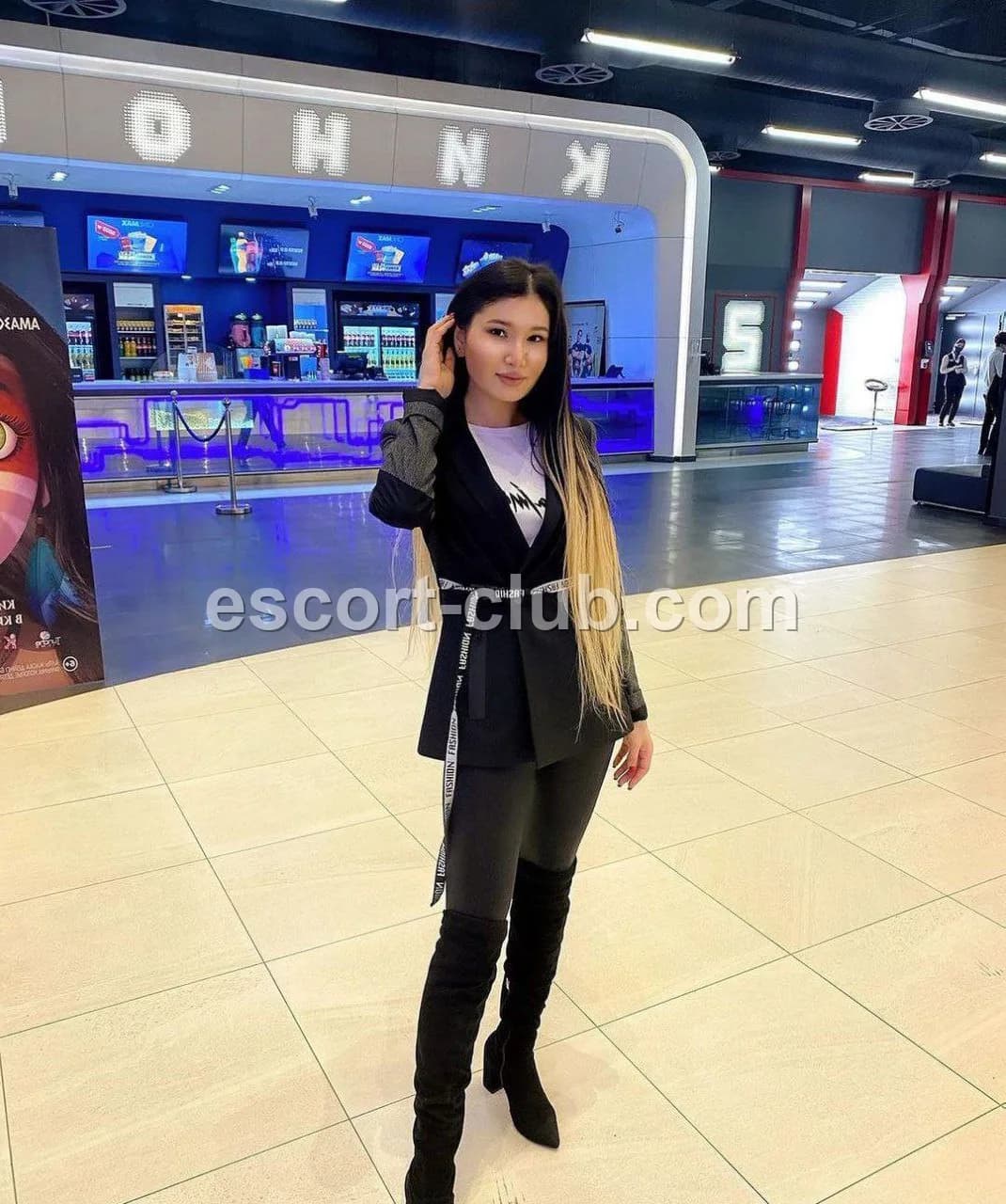 Meyzi — Abu Dhabi escort photo 3