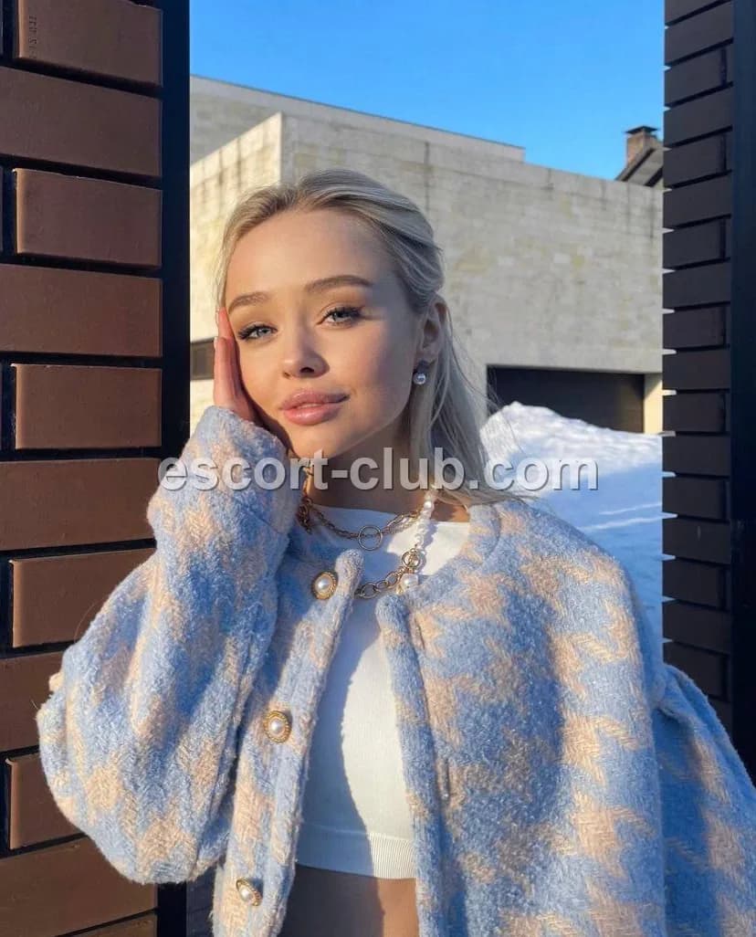 Nadezhda — escort in Hong Kong