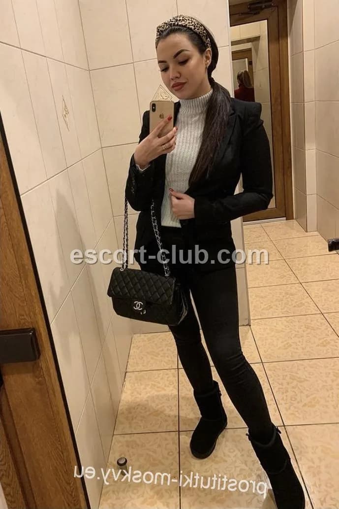 Nadya — escort in London