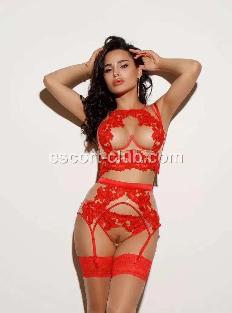 Natali — Sheffield escort photo 3