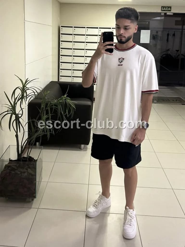 Nick — escort in Edinburgh