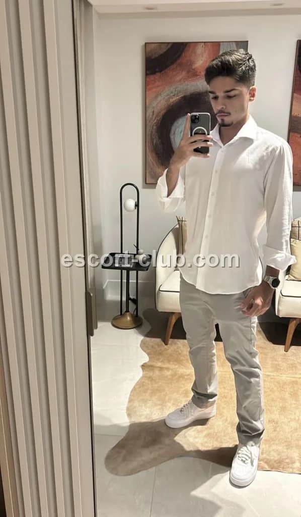 Nick — Edinburgh escort photo 2