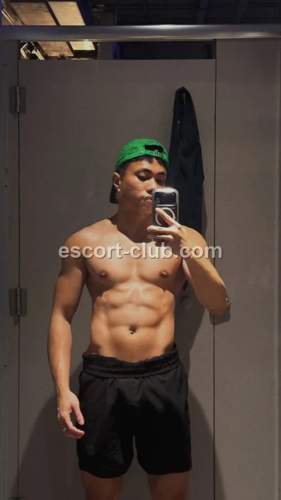Nico — Edinburgh escort photo 2