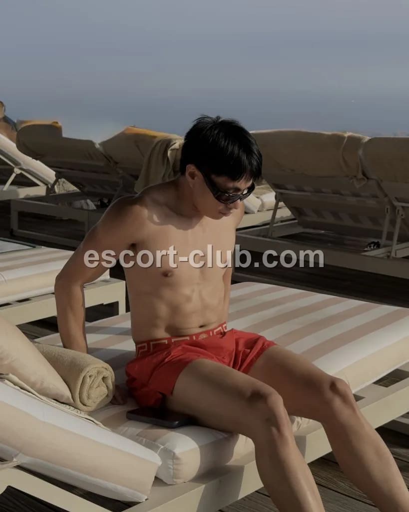 Nico — Edinburgh escort photo 6