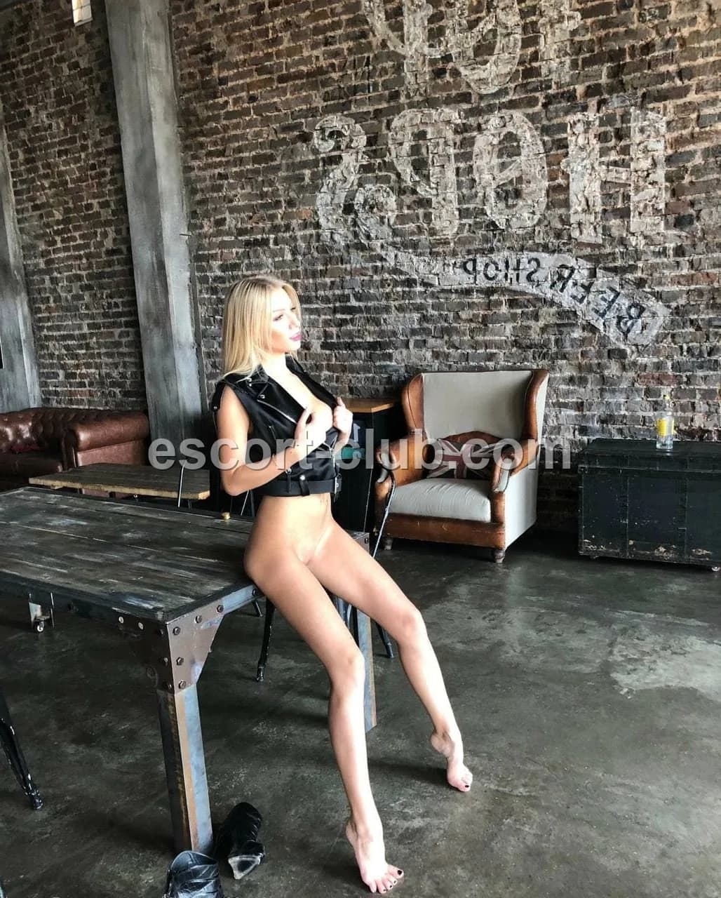 Nikana — escort in Dubai