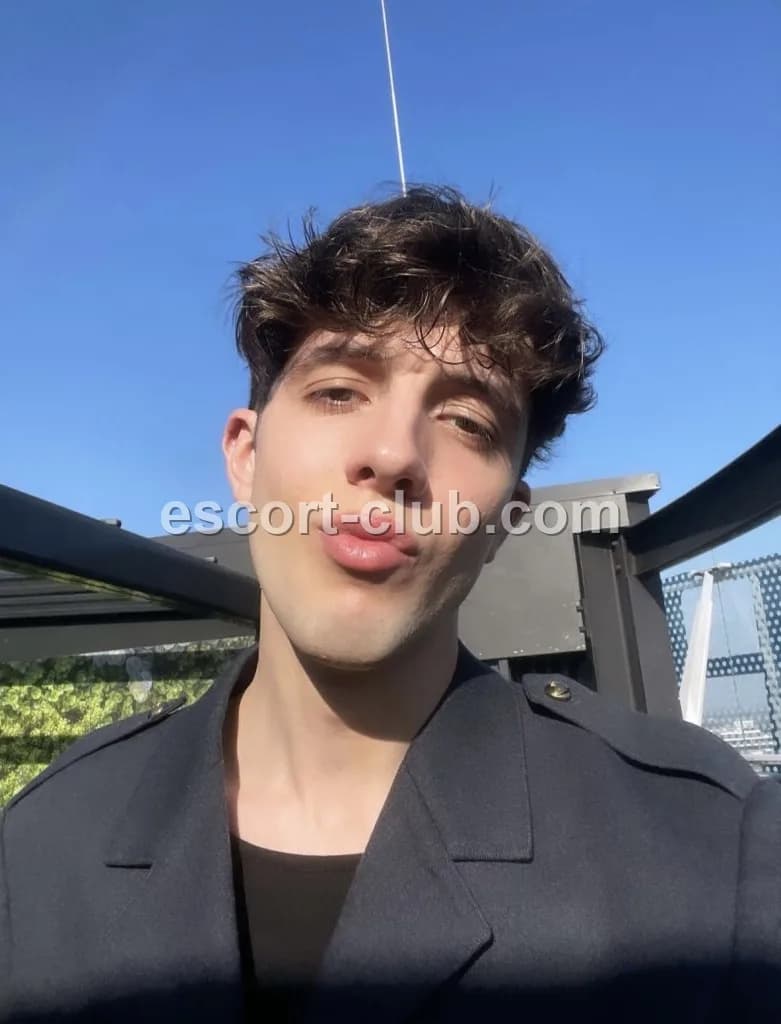 Noel — escort in Edinburgh