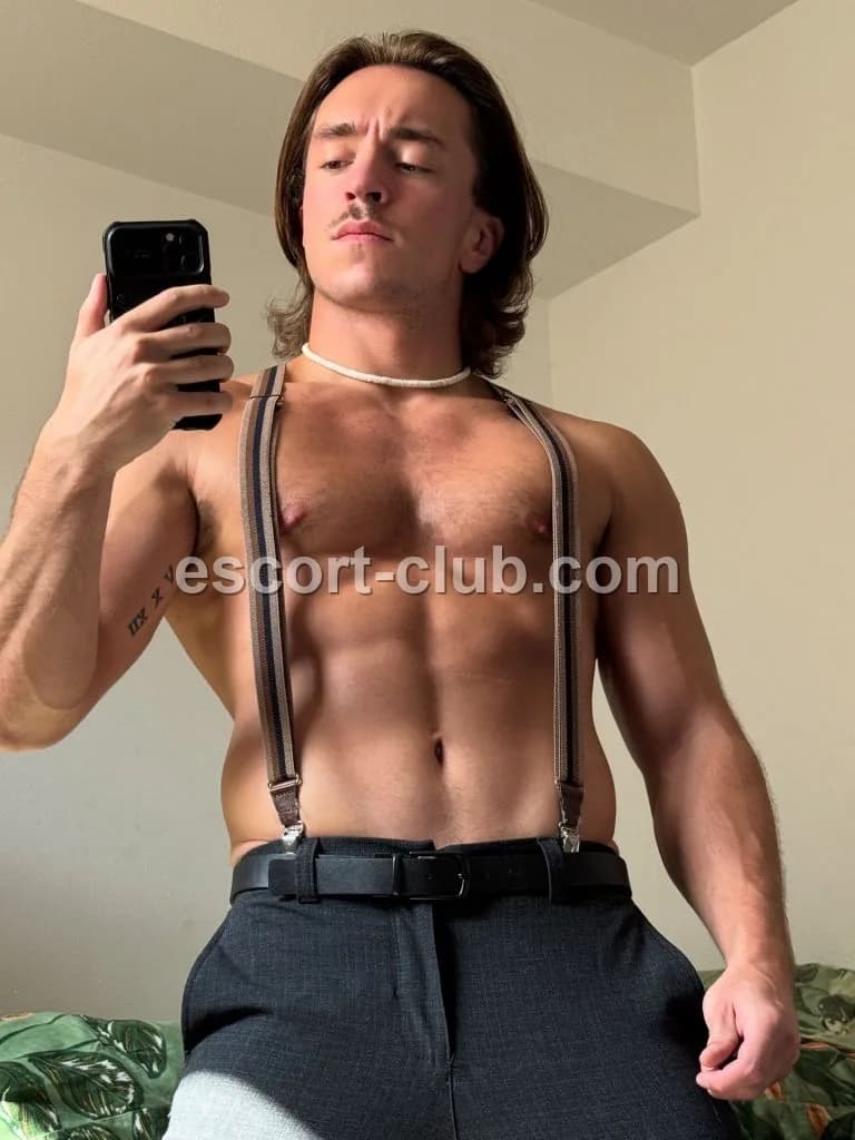 Occitan — escort in Edinburgh