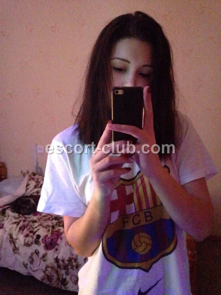 Oksana — Leeds escort photo 5