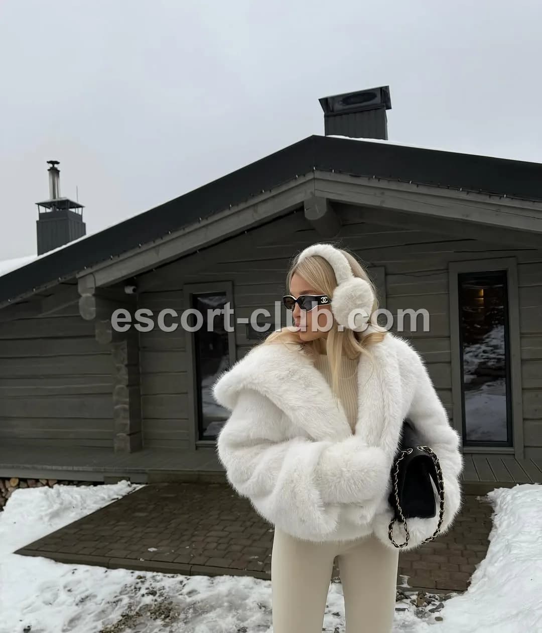 Olivia — London escort photo 2