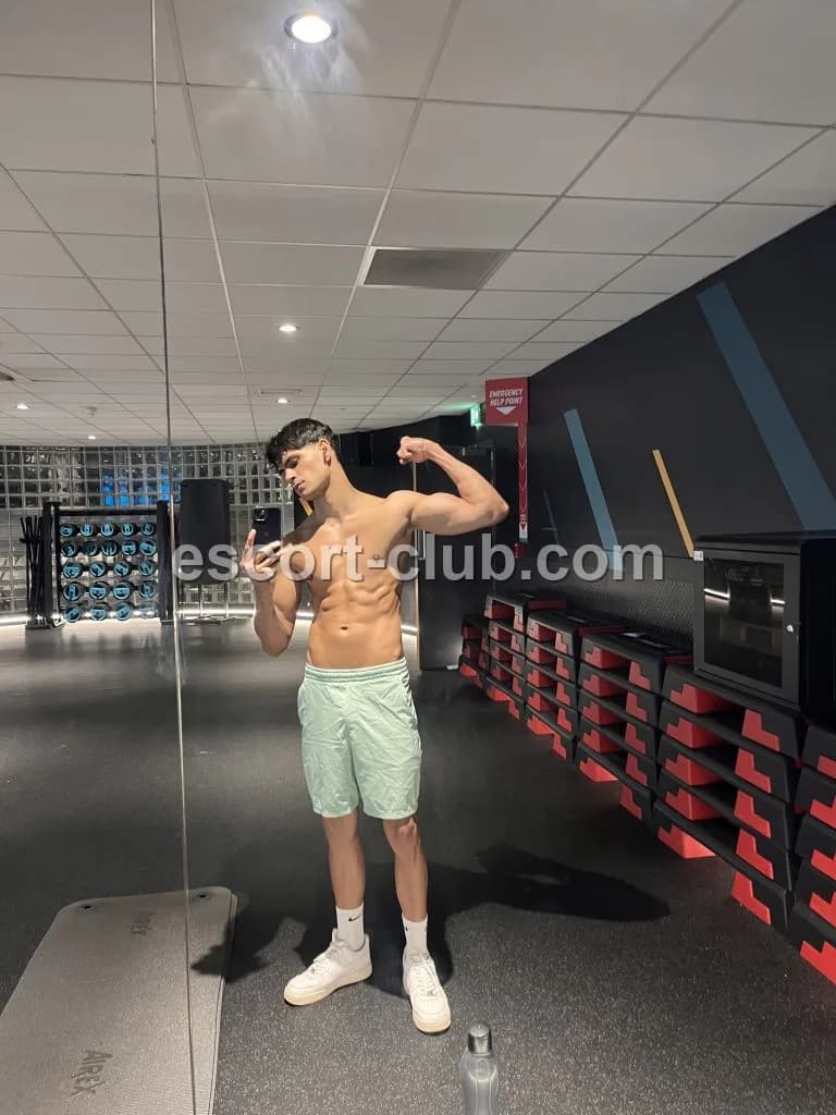 Patrick — Liverpool escort photo 1