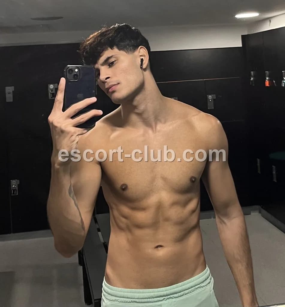 Patrick — Liverpool escort photo 4