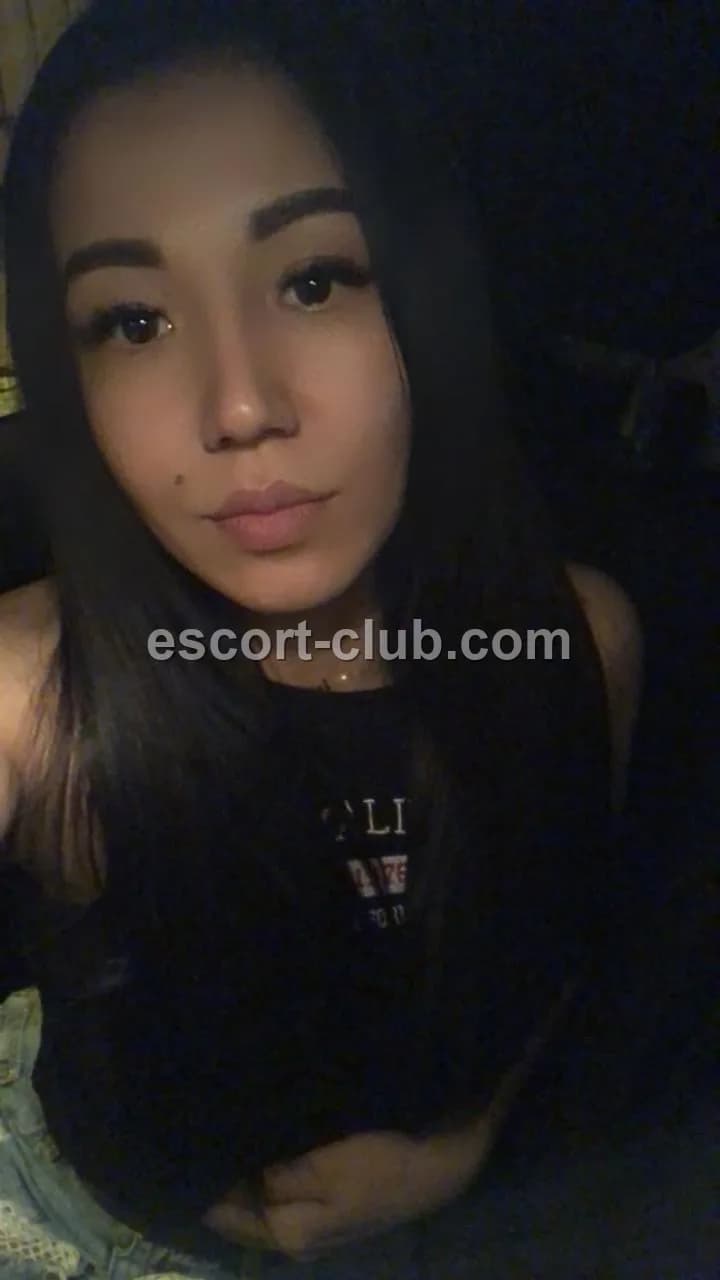 Paula — Abu Dhabi escort photo 6