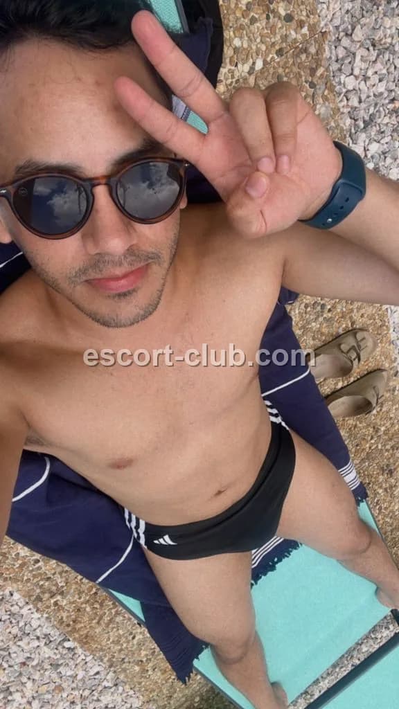 Petit — Liverpool escort photo 5