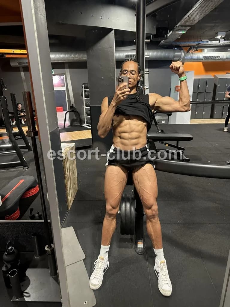 Pietro — Liverpool escort photo 3