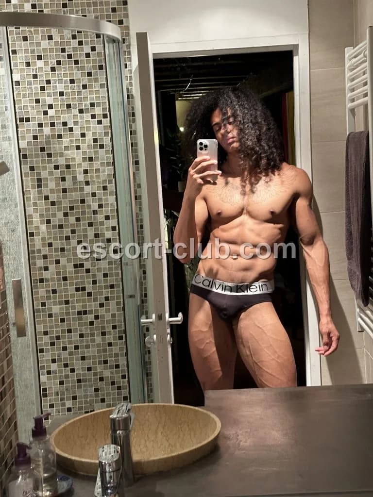 Pietro — Liverpool escort photo 4