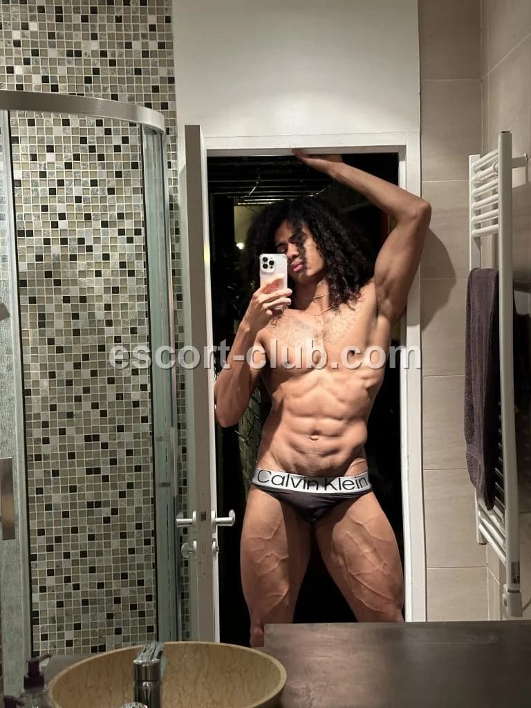 Pietro — Liverpool escort photo 5