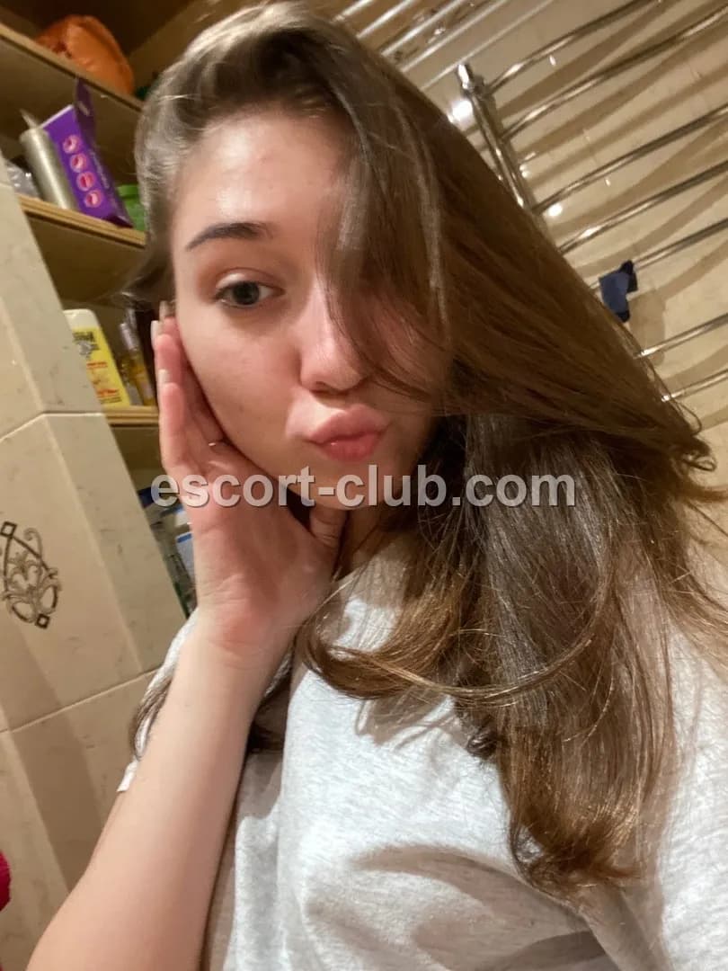 Polina — escort in Edinburgh