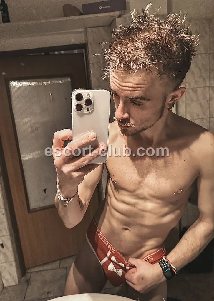 Prague — Liverpool escort photo 5