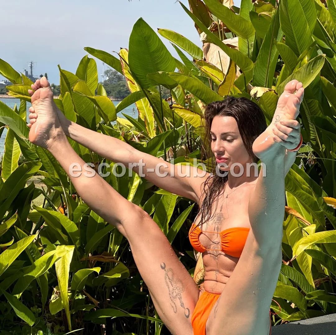 Raya — Liverpool escort photo 6