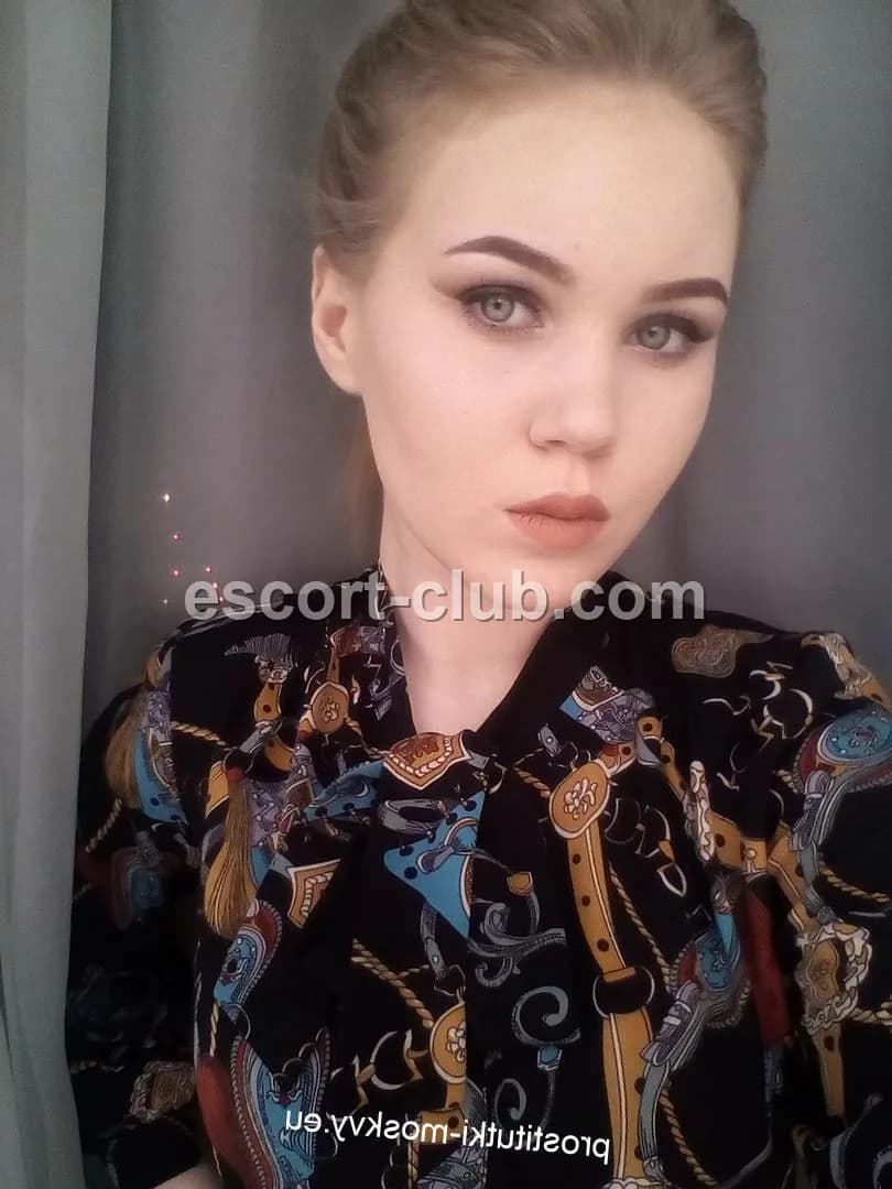 Regina — Dubai escort photo 4