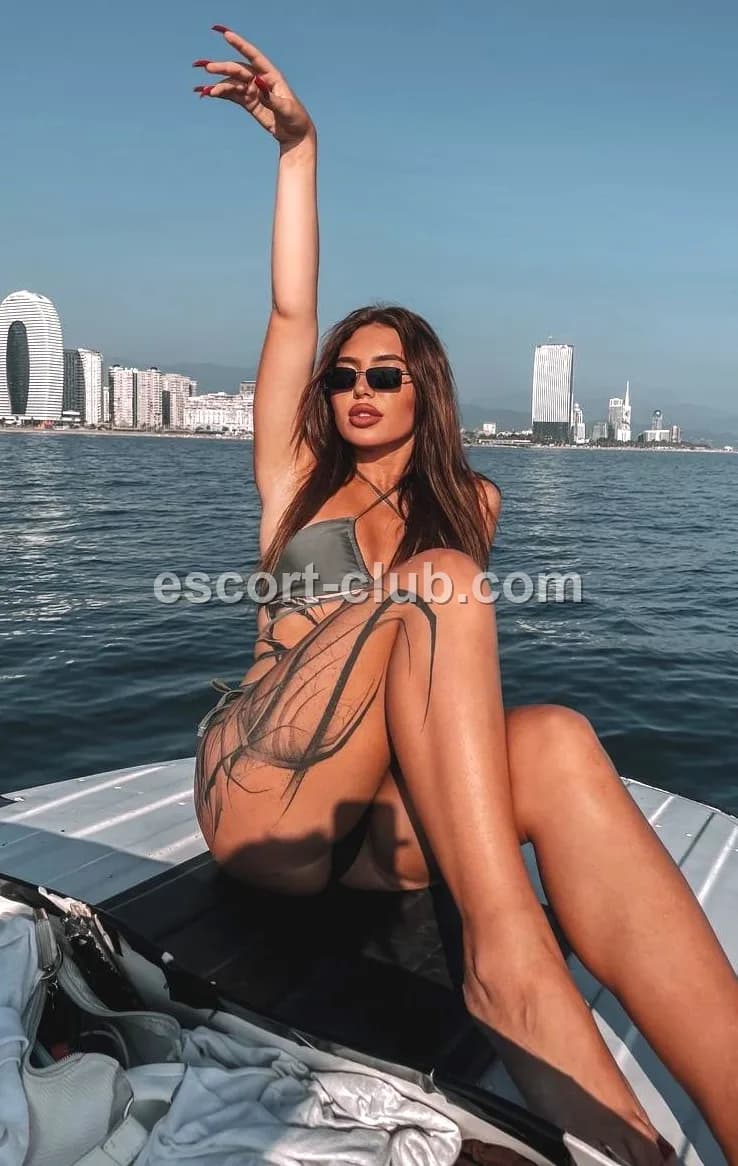 Ro — Nottingham escort photo 3
