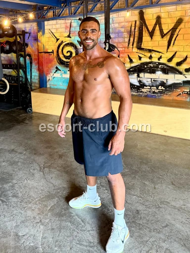 Roberto — escort in Liverpool