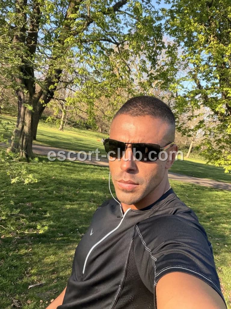 Roberto — Liverpool escort photo 2