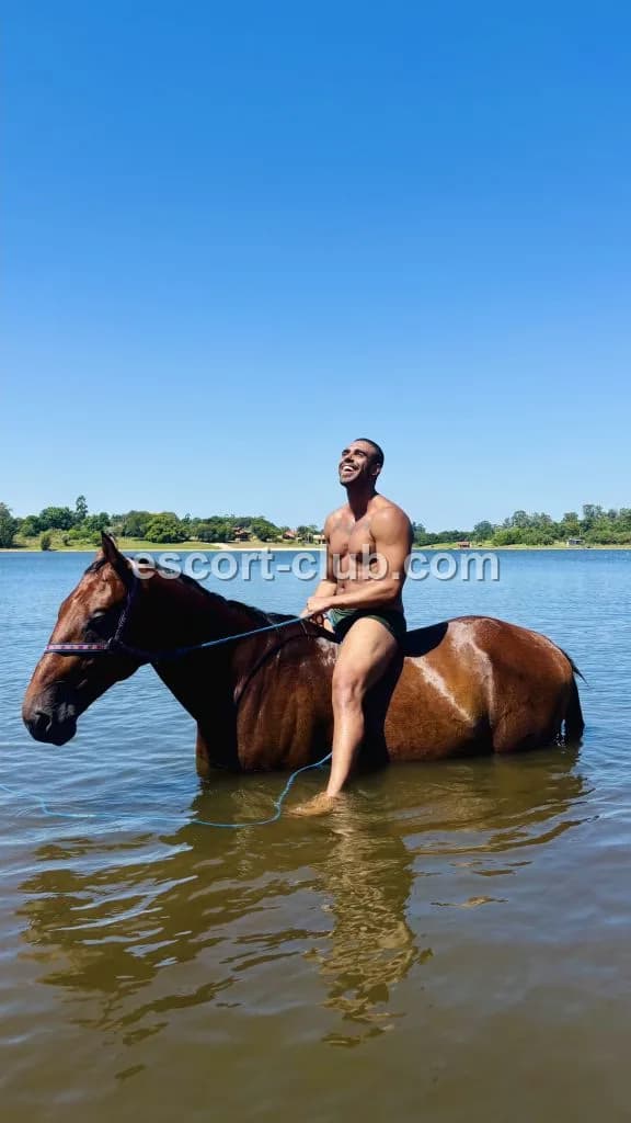 Roberto — Liverpool escort photo 4