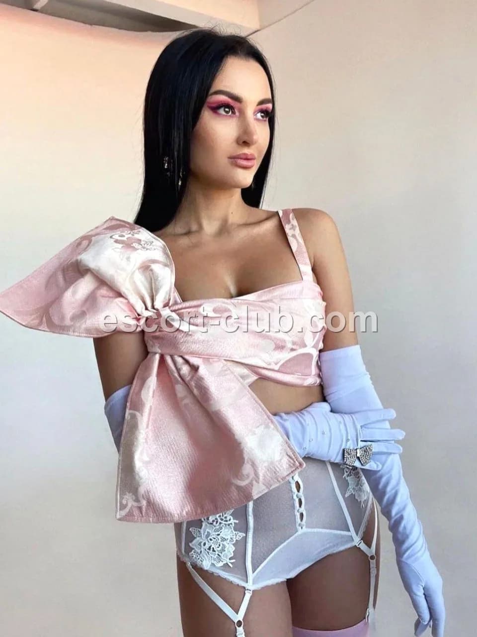 Roxolana — London escort photo 4