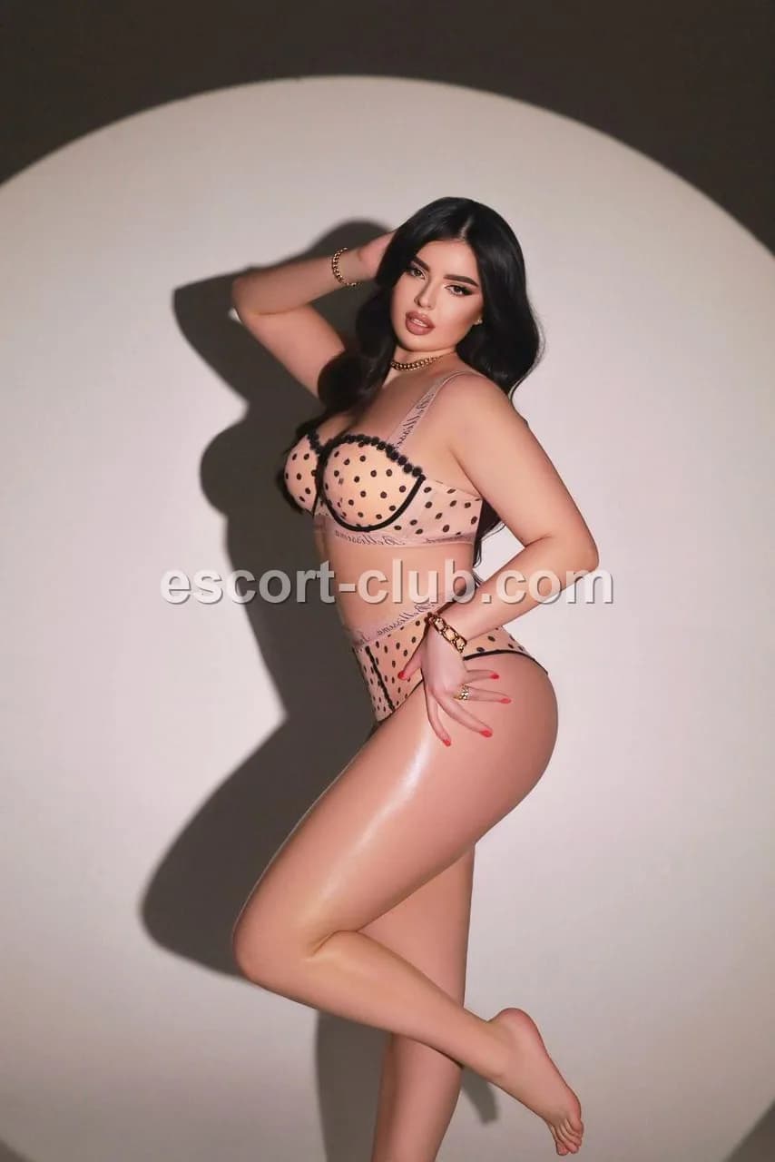 Samira — Manchester escort photo 6