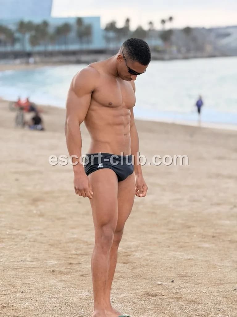 Sebastian — Nottingham escort photo 3