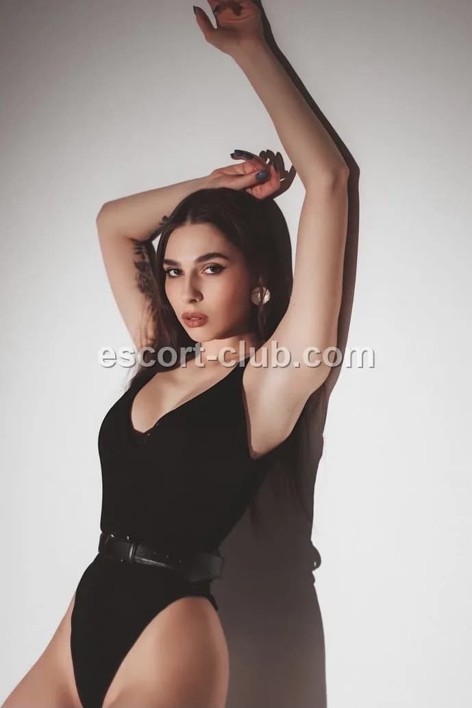 Slavaa — Edinburgh escort photo 1