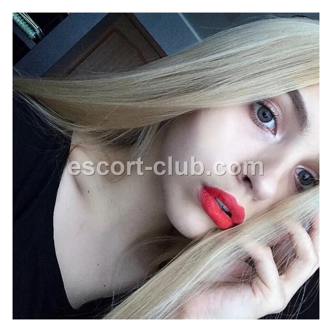 Sofya — Glasgow escort photo 3