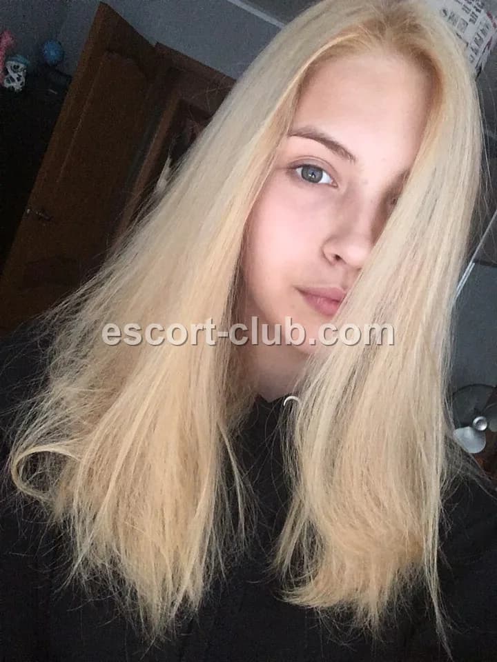 Sofya — Glasgow escort photo 4