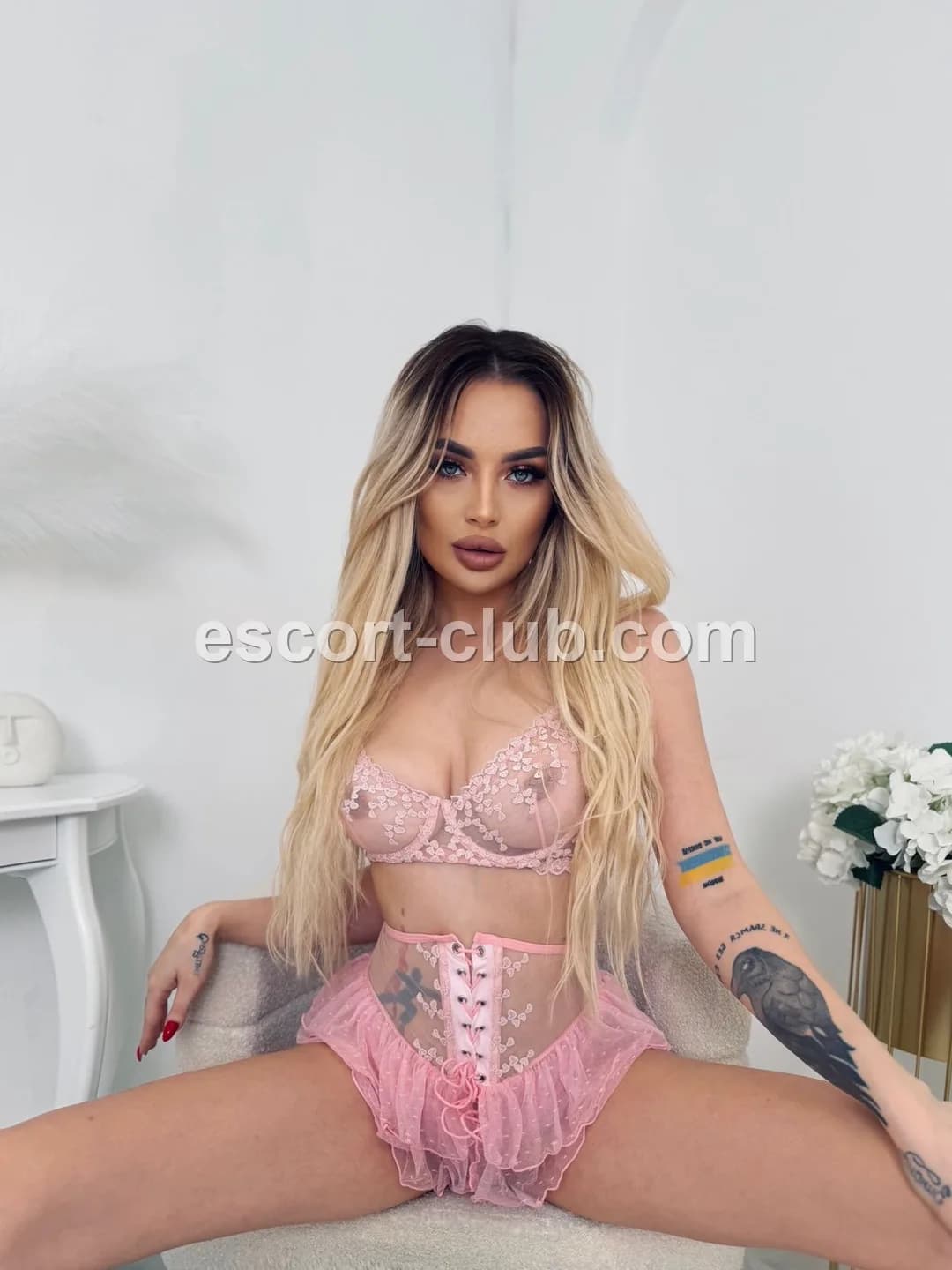 Stasy — Edinburgh escort photo 1