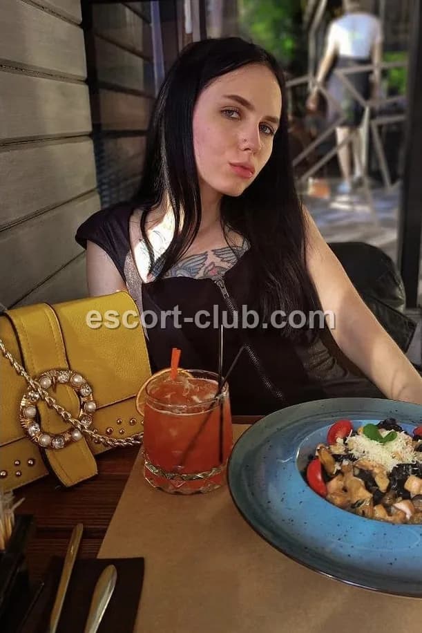 Svetka — Nottingham escort photo 5