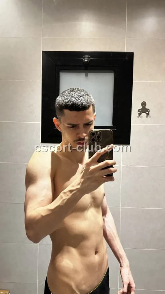 Tarik — escort in Nottingham