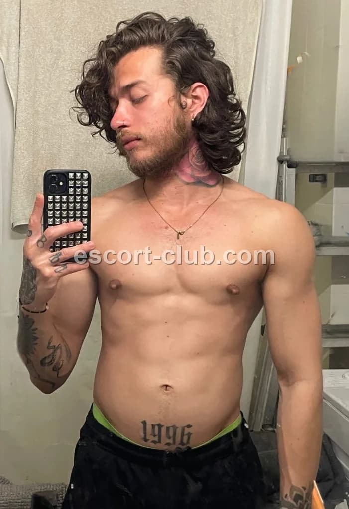 Tate — escort in Nottingham
