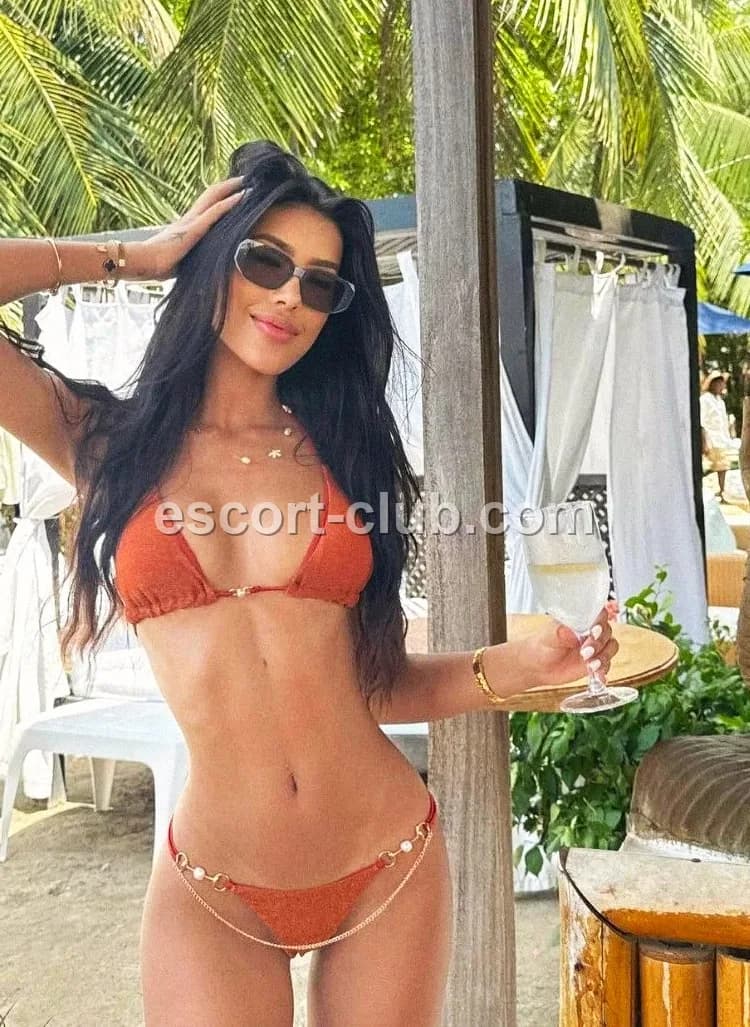 Teresa — Aberdeen escort photo 2