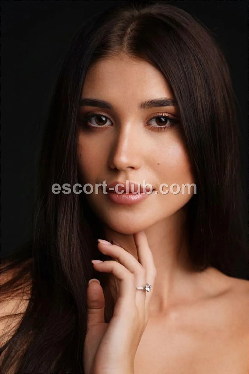 Theodora — Sheffield escort photo 2