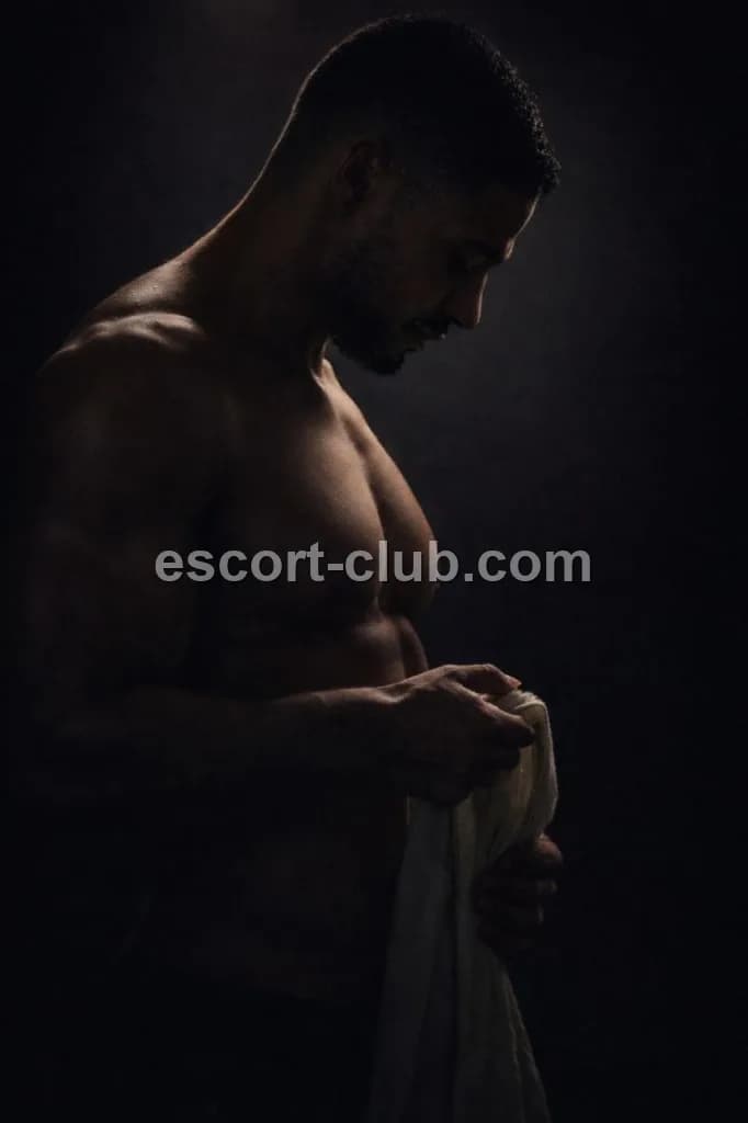 Thiago — Dubai escort photo 2