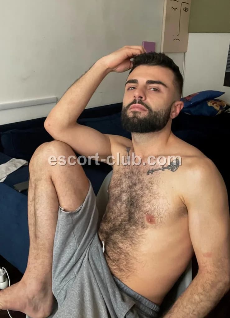 Thom — Dubai escort photo 1
