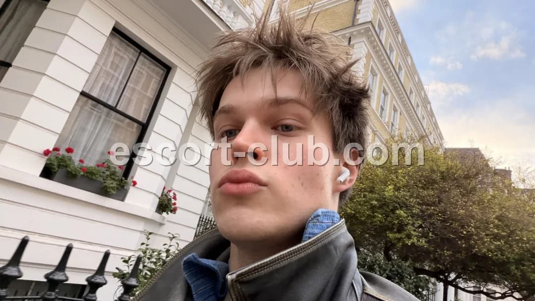 Thomas — escort in Dubai