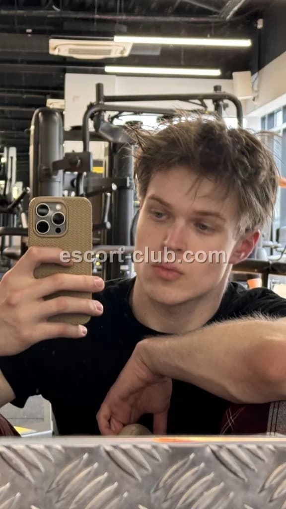 Thomas — Dubai escort photo 6
