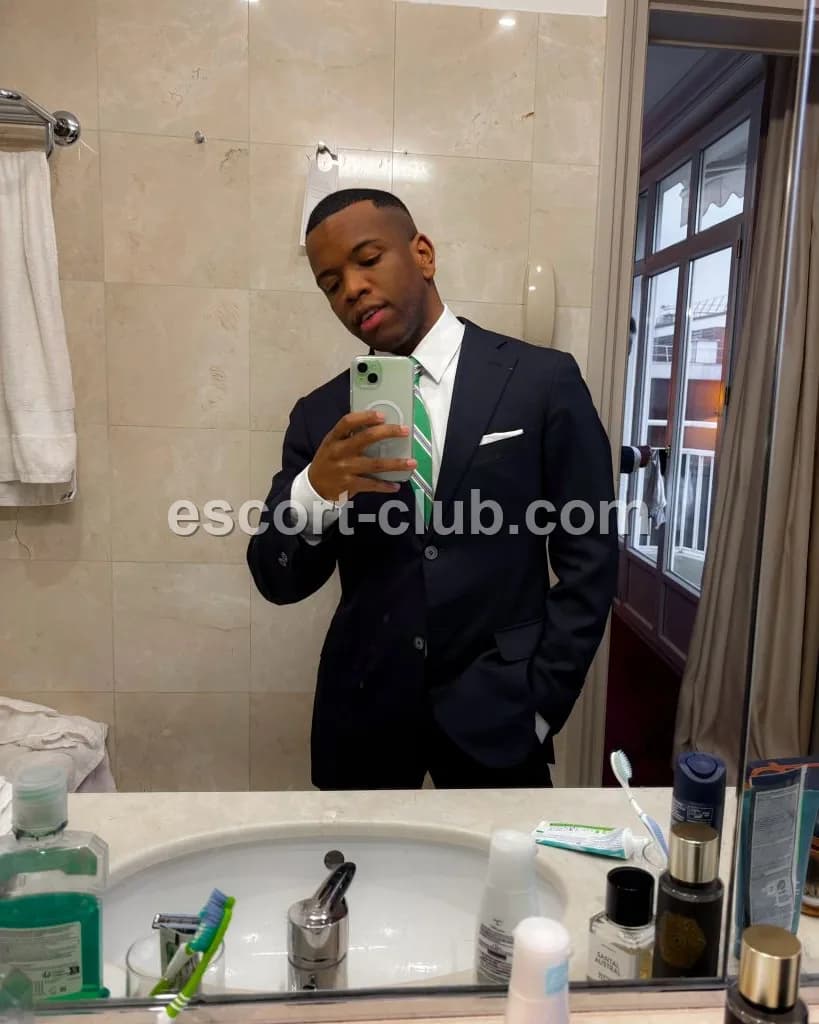 Thor — Dubai escort photo 3