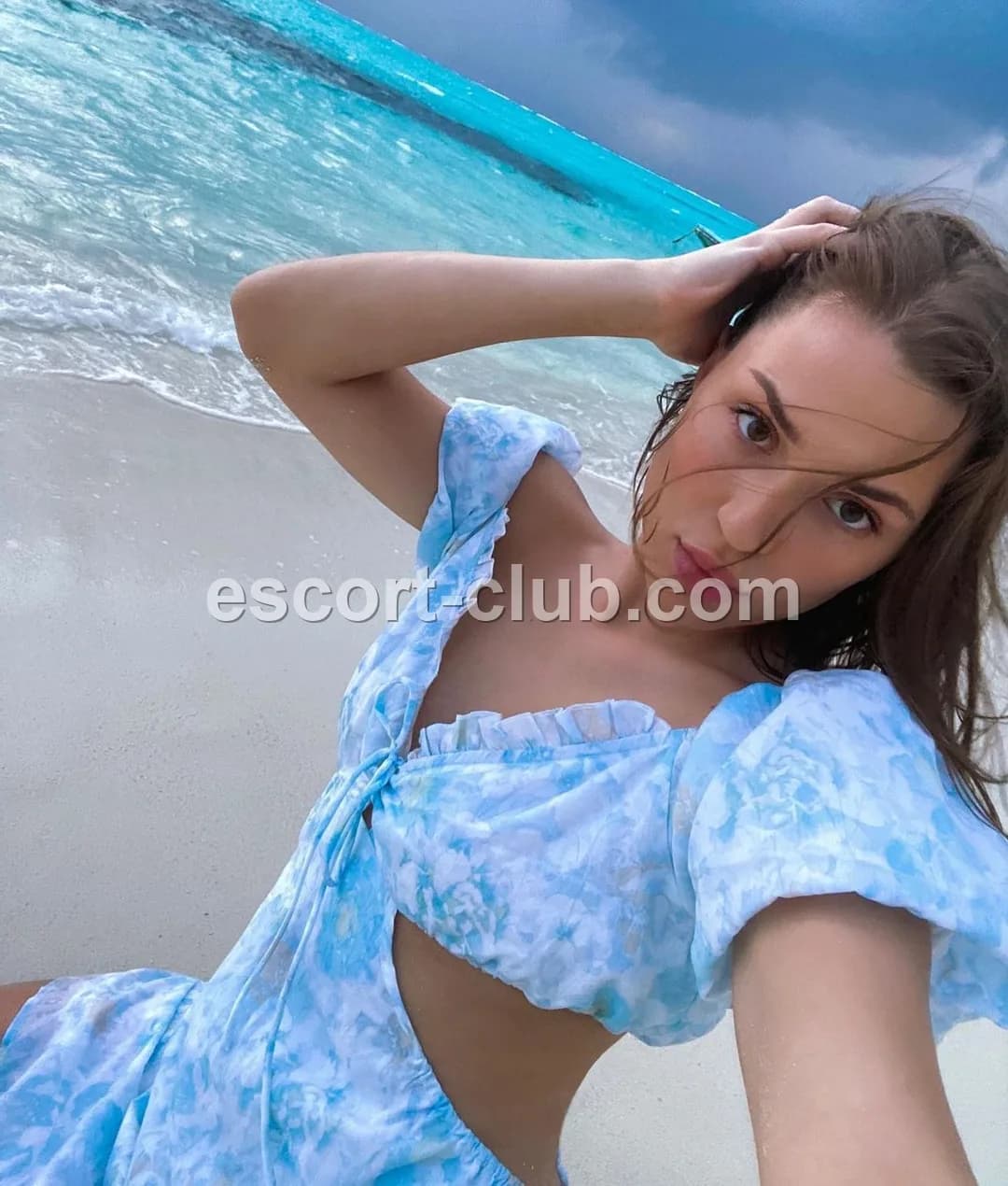 Tiffani — Abu Dhabi escort photo 6