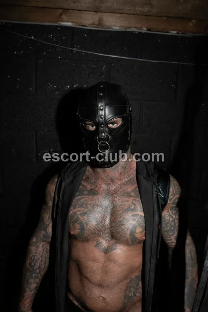 Titan — Dubai escort photo 5
