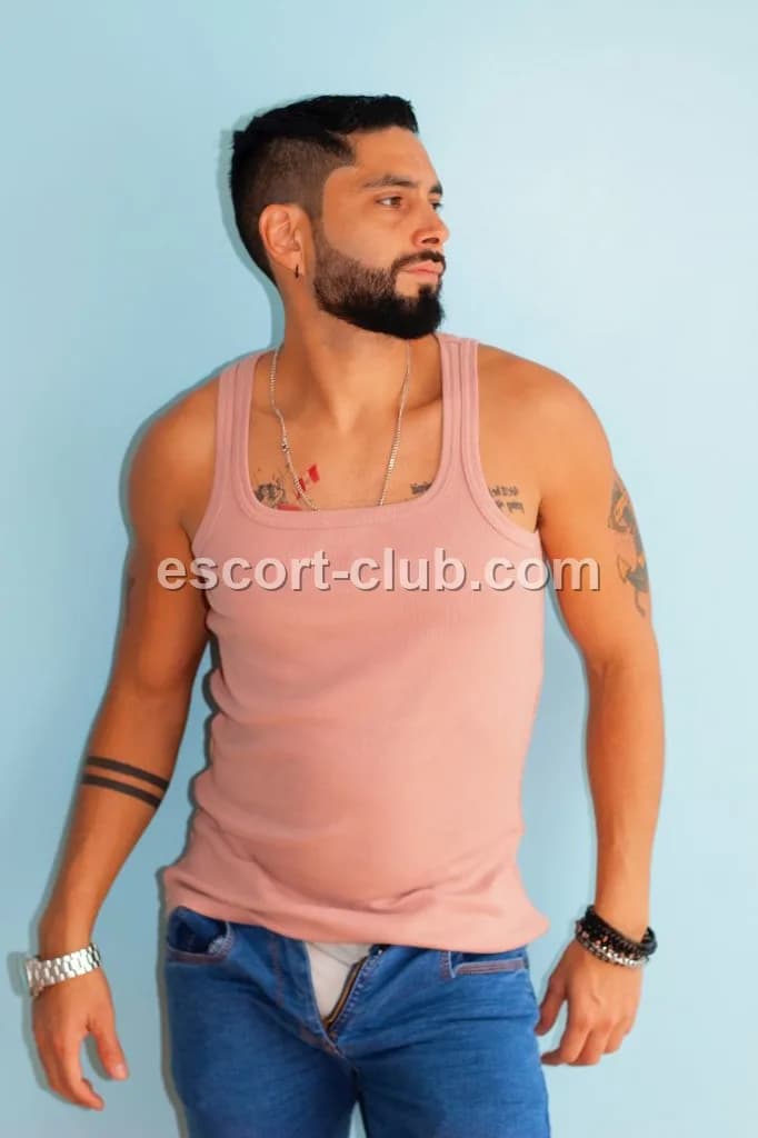 Tito — Dubai escort photo 6