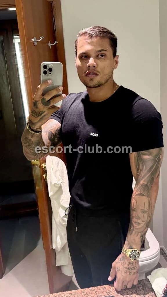 Tomas — Dubai escort photo 2